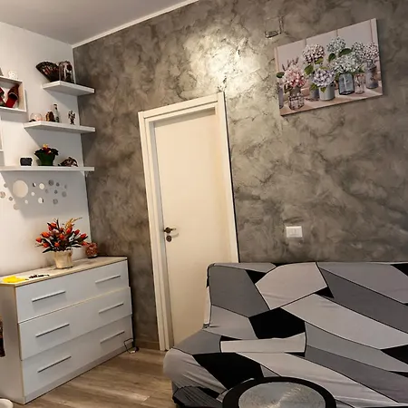 Mirahouse